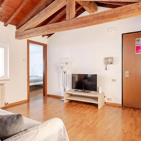 Luxury Attico - 5 Min Piazza Delle Erbe Verona