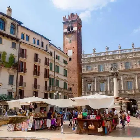 Apartment Luxury Attico - 5 Min Piazza Delle Erbe *