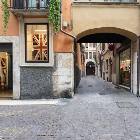 Luxury Attico - 5 Min Piazza Delle Erbe * Verona
