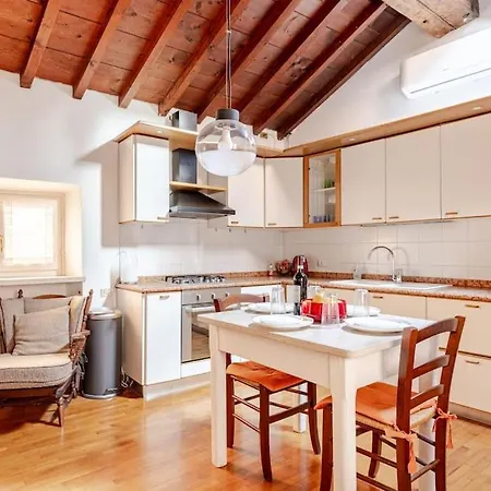 Luxury Attico - 5 Min Piazza Delle Erbe * Verona